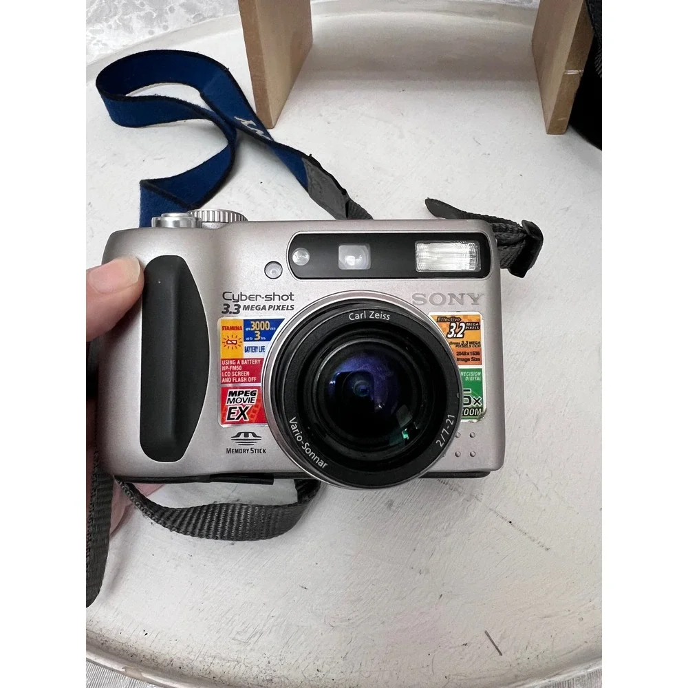 Sony Cyber-shot DSC-S75 3.3MP Digital Camera Silver Carl Zeiss Lens Tested